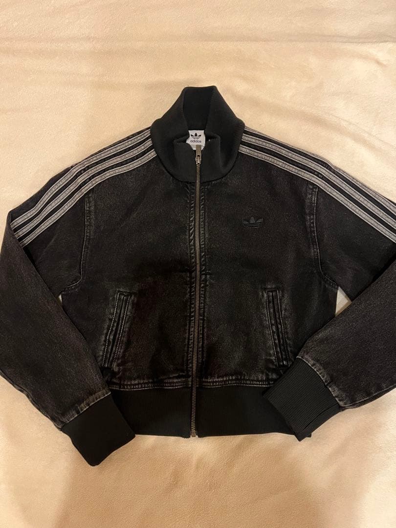 adidas アディカラー　デニムトラックトップ