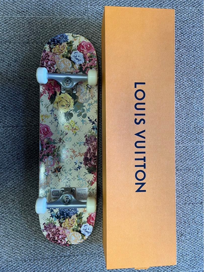 ルイヴィトン　スケボー　未使用品
