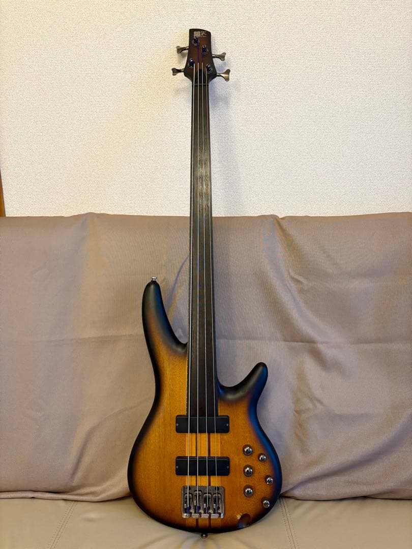 【中古品】SRF700 サンバースト エレキベース