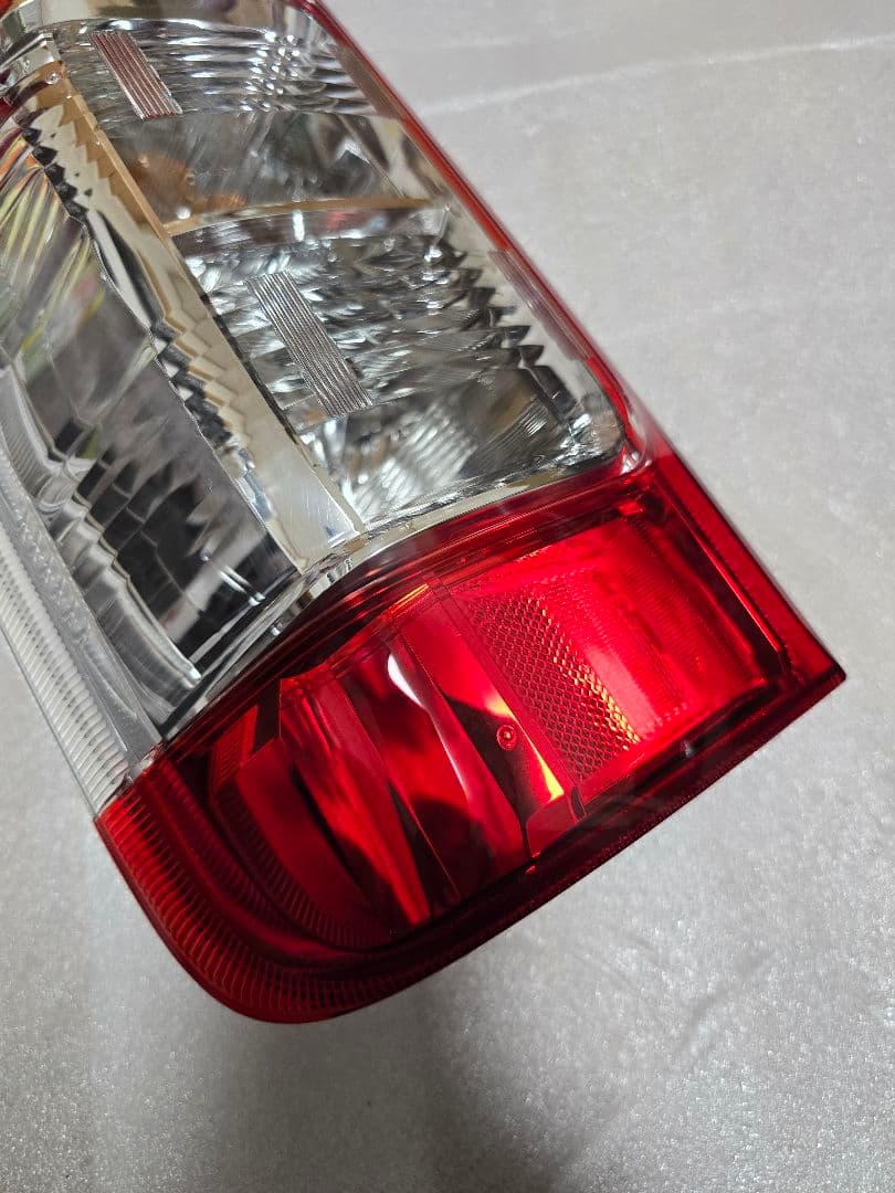 ハイエース 200系 テールライト トヨタ 純正 新車外し 左用 ¹³