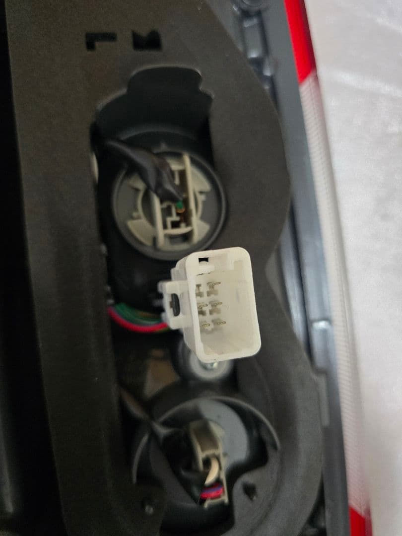 ハイエース 200系 テールライト トヨタ 純正 新車外し 左用 ¹³