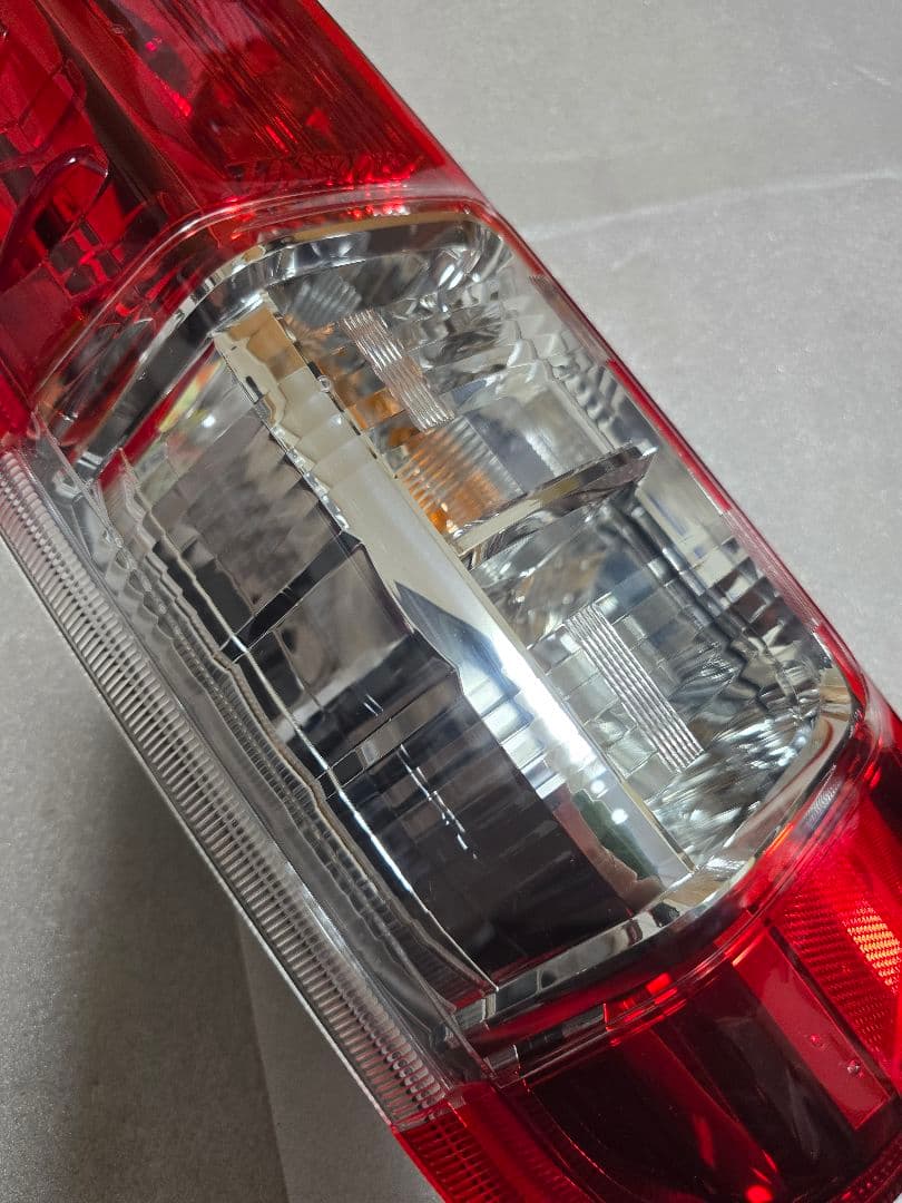 ハイエース 200系 テールライト トヨタ 純正 新車外し 左用 ¹³