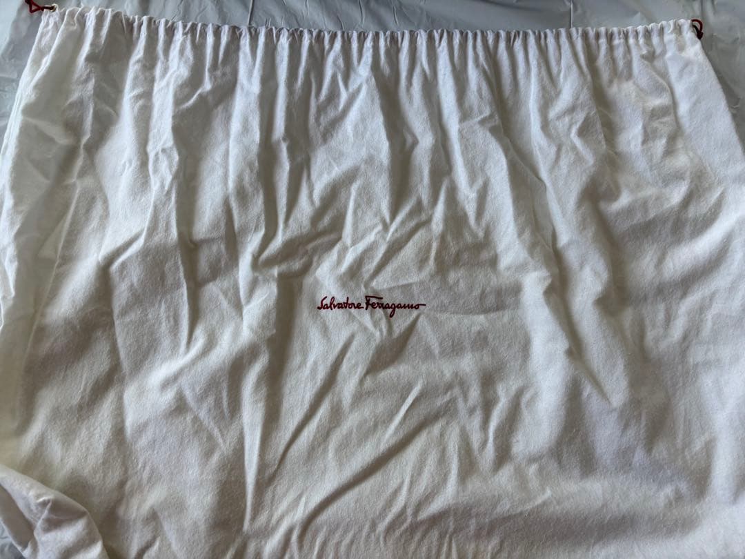 【フェラガモ】皮革ビジネスバッグ