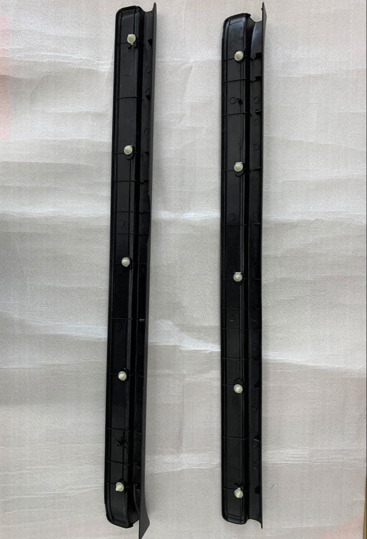 【中古】スカイライン GT-R34 スカッフプレート左右セット