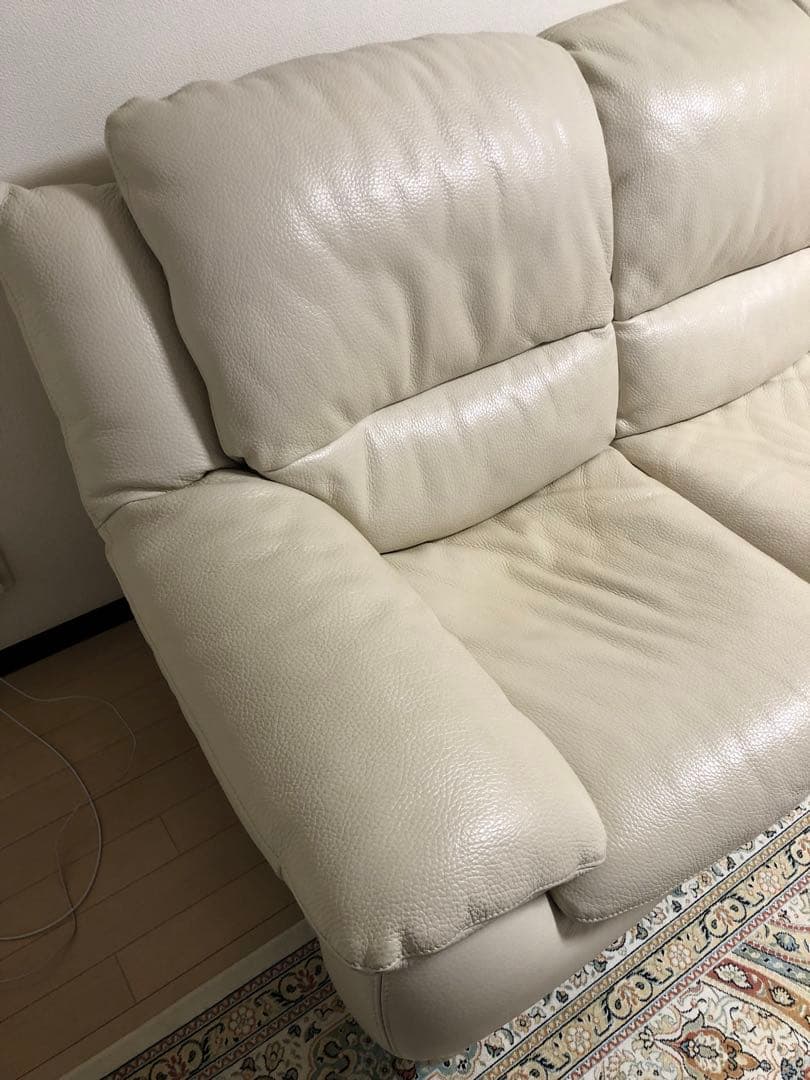 【IDC 大塚家具】3人掛け　本革ソファ　アイボリー