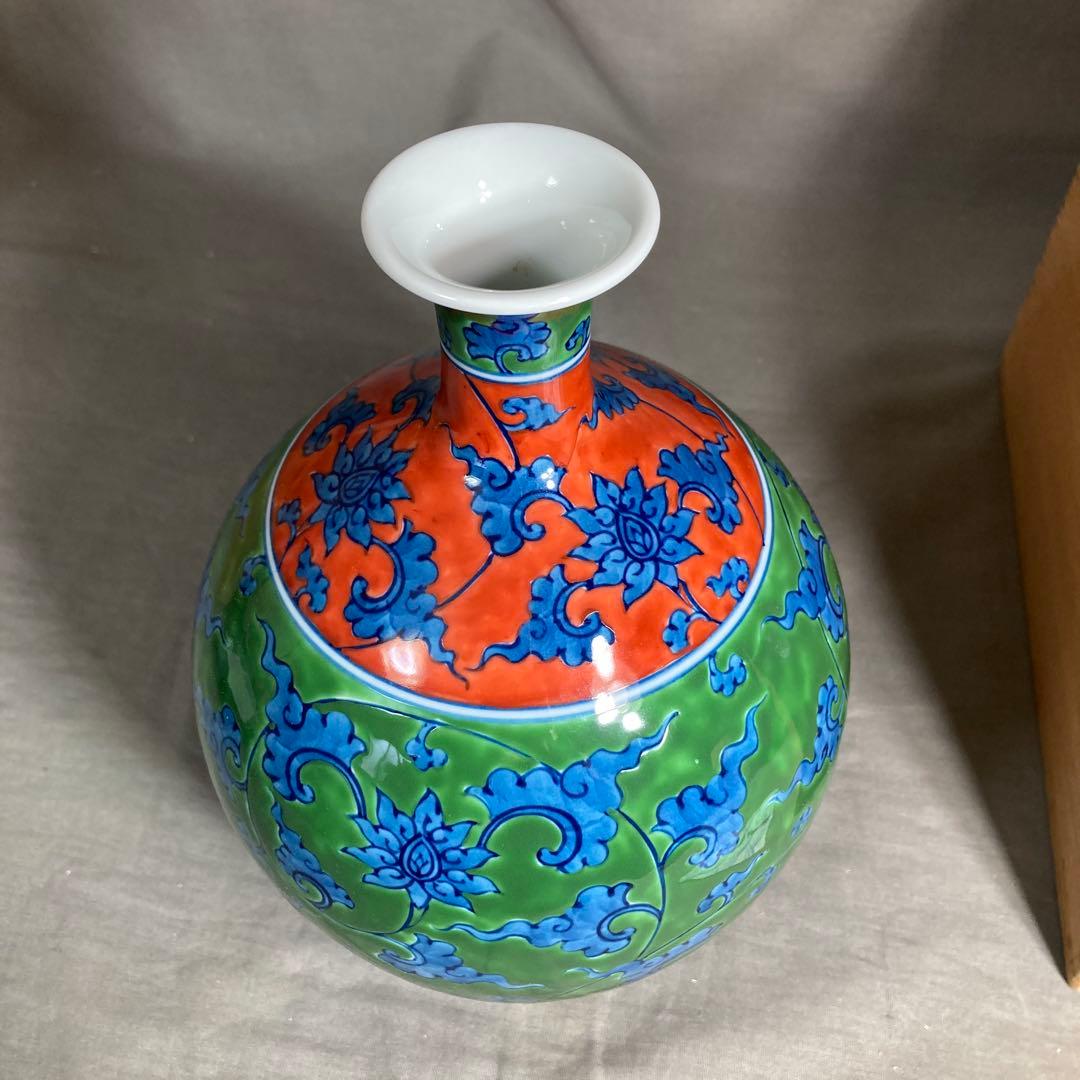 【源右衛門】古伊万里の伝統　日本の銘窯　源右衛門作　染錦唐草文　花瓶