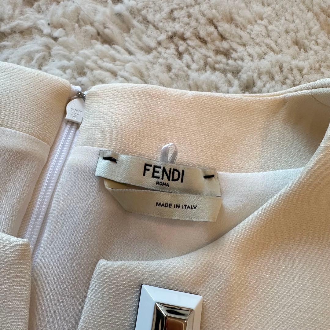 【良品】 FENDI ノーカラー半袖ワンピース チェーン ベージュ シルク混