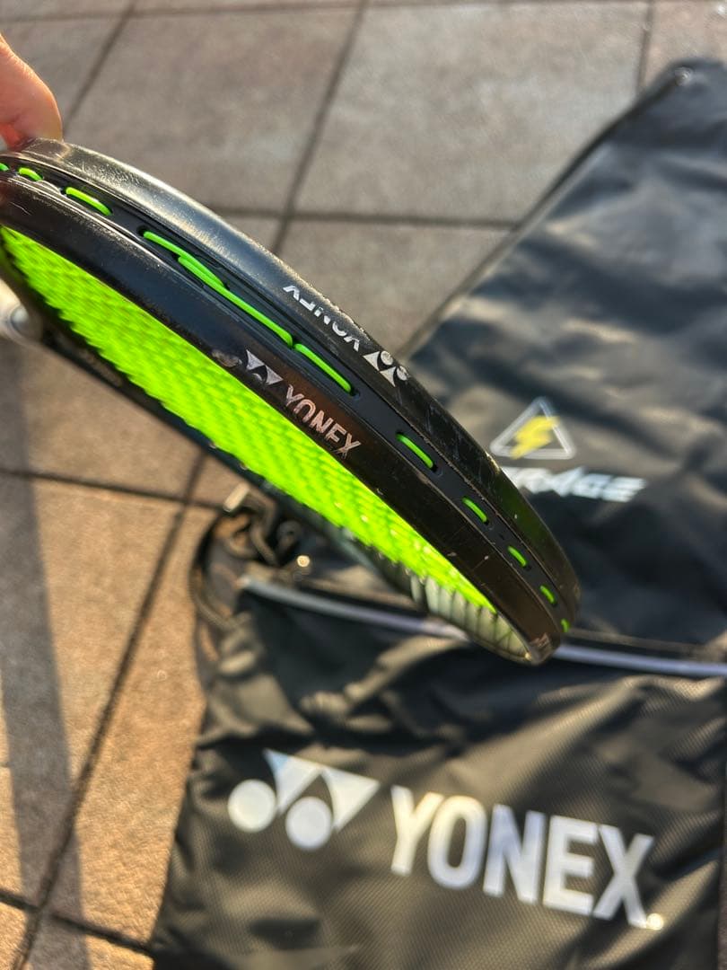 【極美品】YONEX VOLTRAGE 8V テニスラケット
