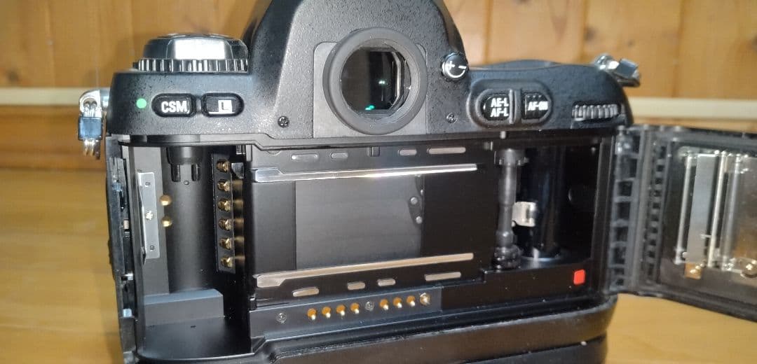 Nikon　F100　　MB-15 マルチパワーバッテリーパック付