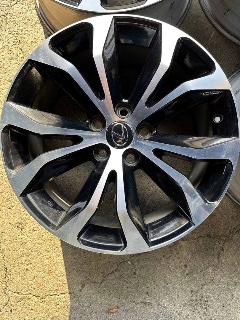 ナッキー ①LEXUS NX Fスポーツ 純正18インチアルミ、2本