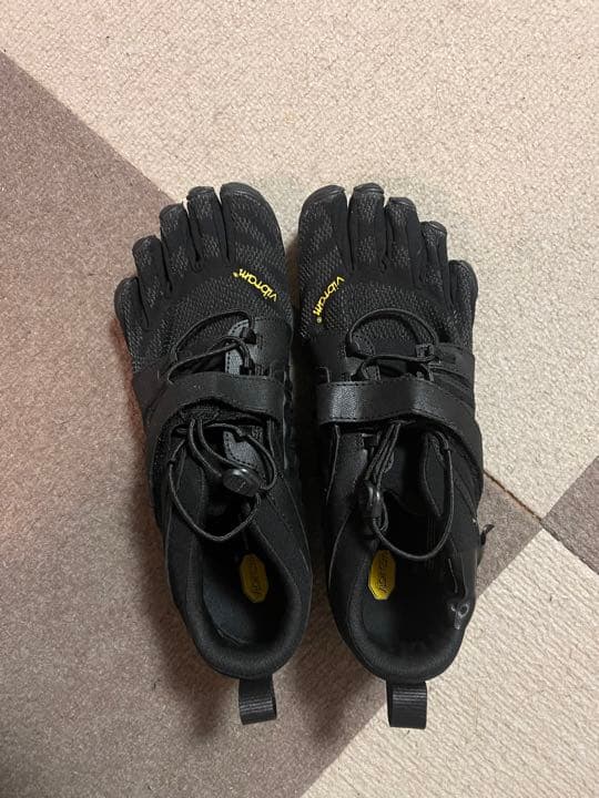 vibram 新品未使用 黒 V-Train 2.0 20W7701