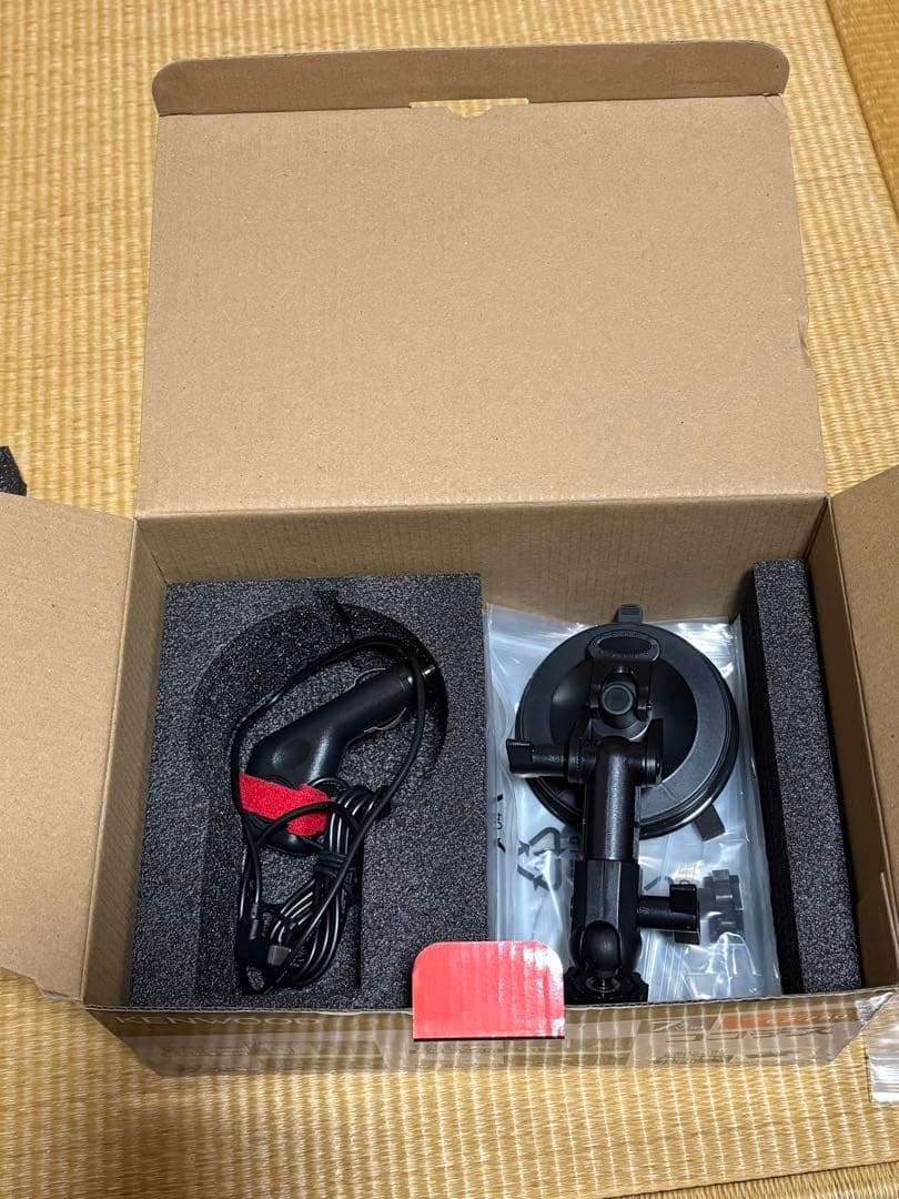 KENWOOD 7インチカーナビ 本体と付属品