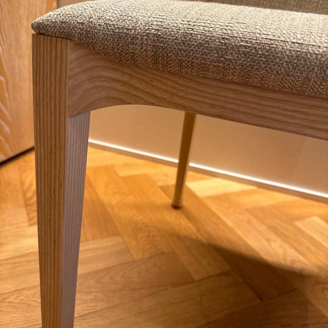 しおり　椅子　カッシーナ　アームレスチェア