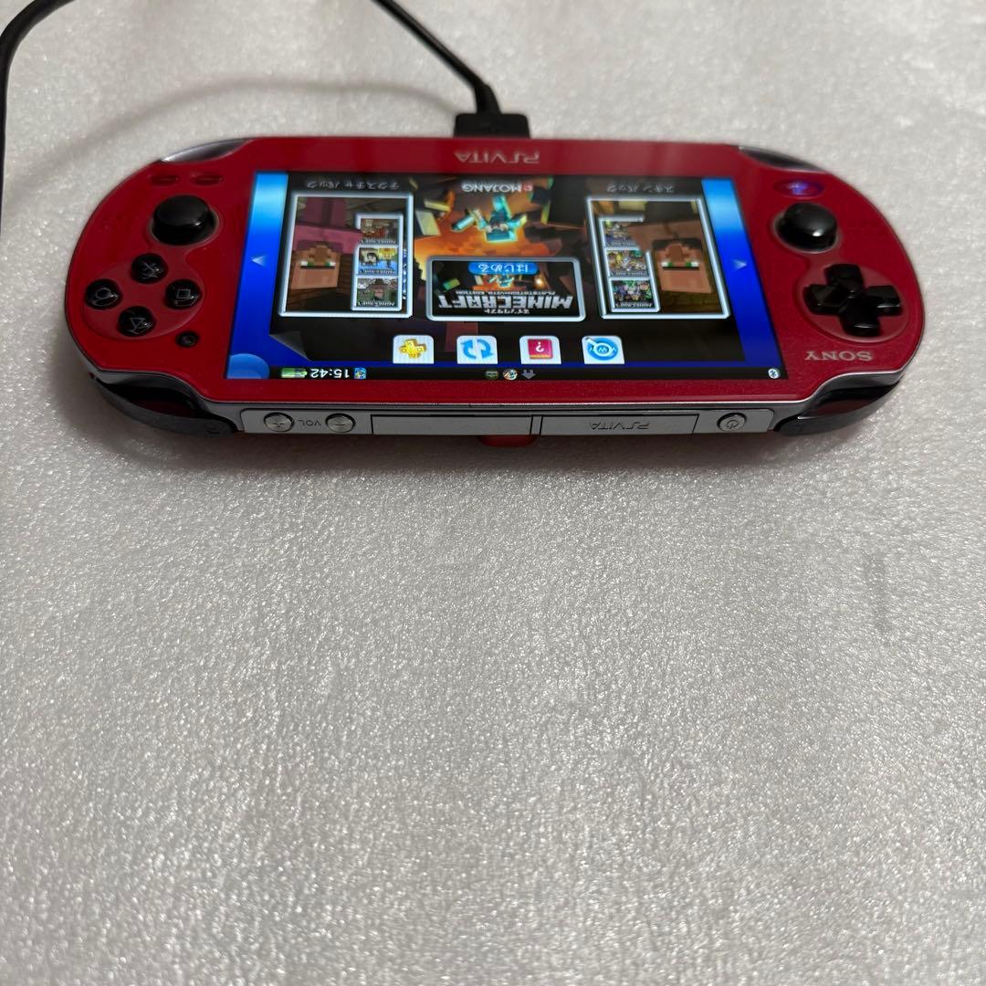 PlayStation Vita本体 PCH-1000 コズミック・レッド