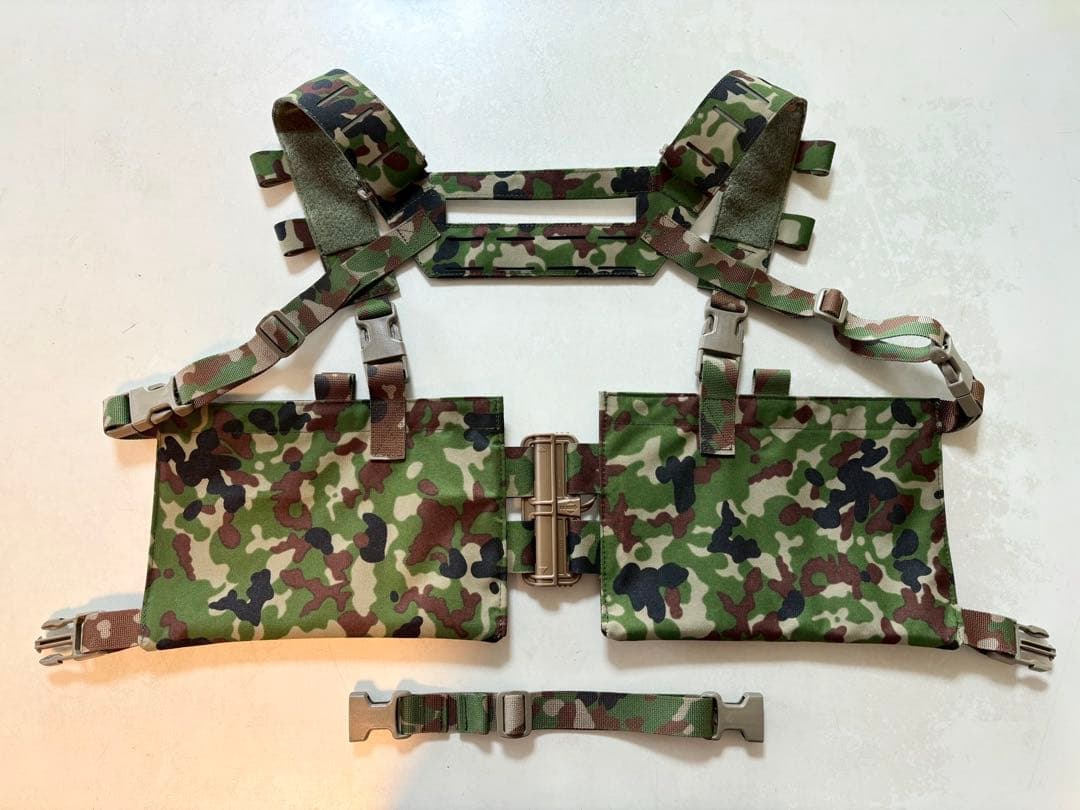 【個人制作】　チェストリグ　陸自迷彩