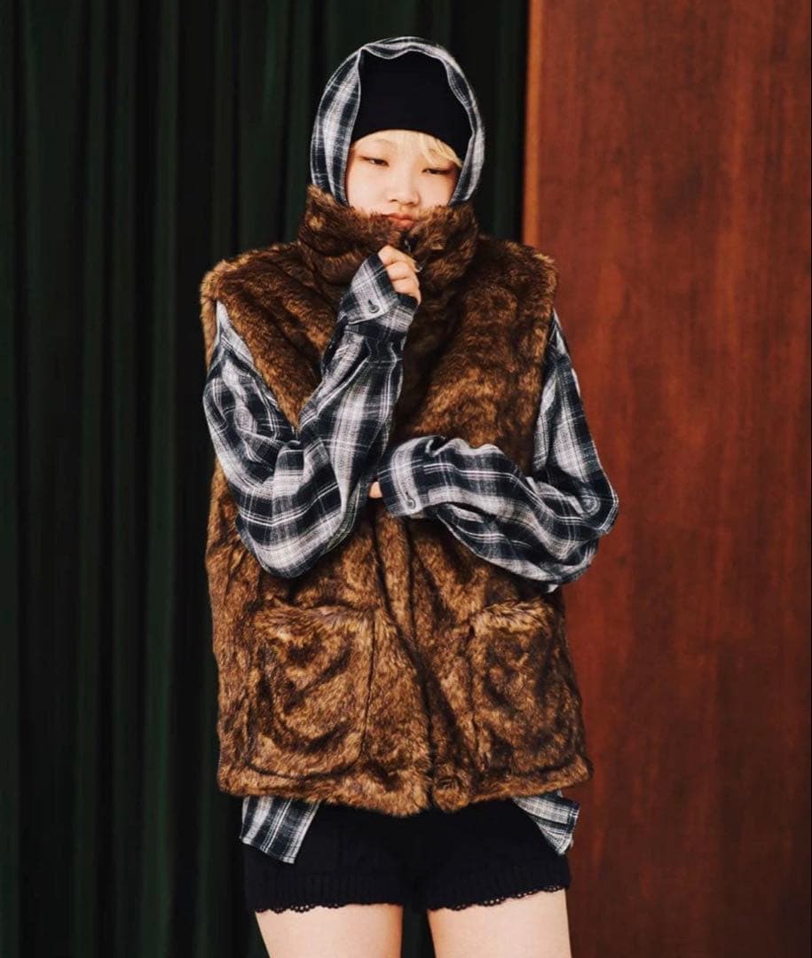 ジャケット・アウター ACLENT 2way stand collar fur vest BLACK