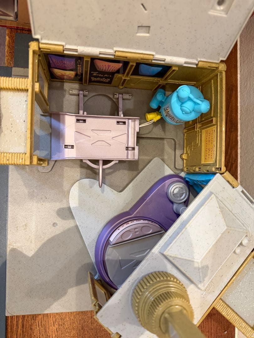 カーズ　ラモーンハウスオブボディーアート　プレイセット