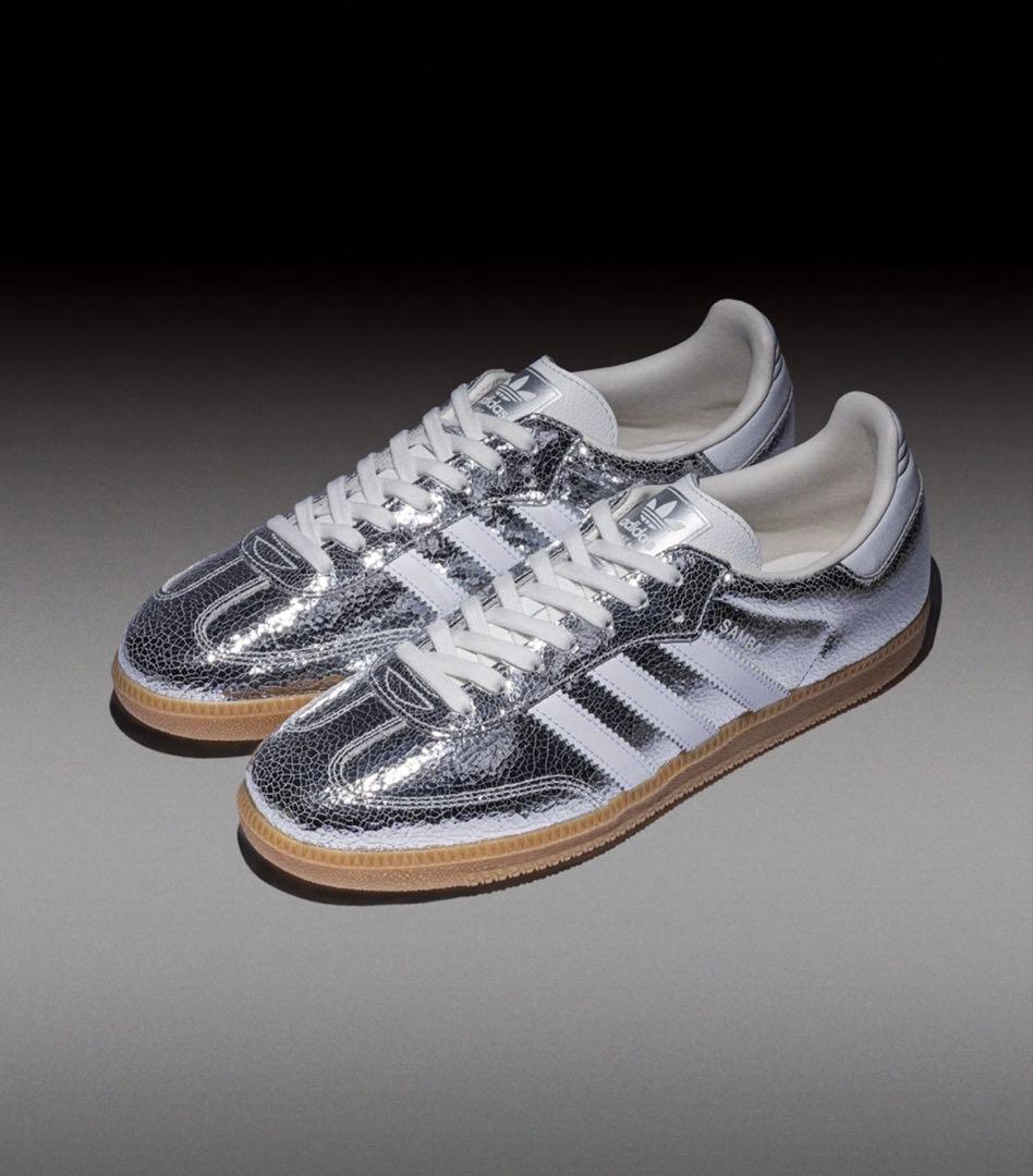 adidas シルバー スニーカー　SAMBA