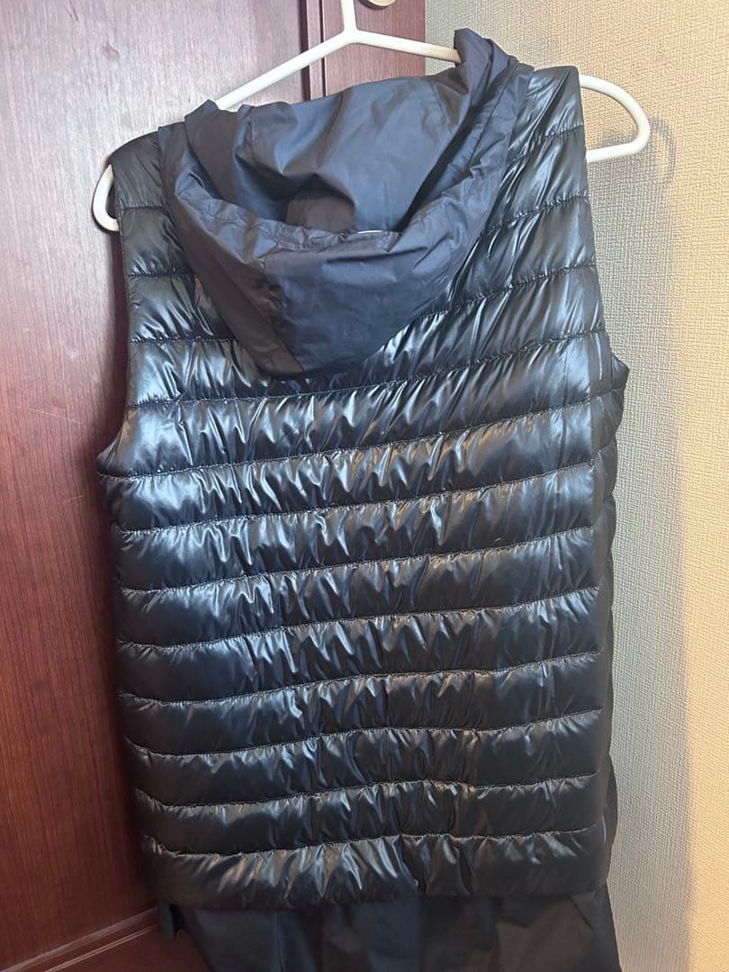 【極美品】Herno ヘルノダウンベスト ネイビー