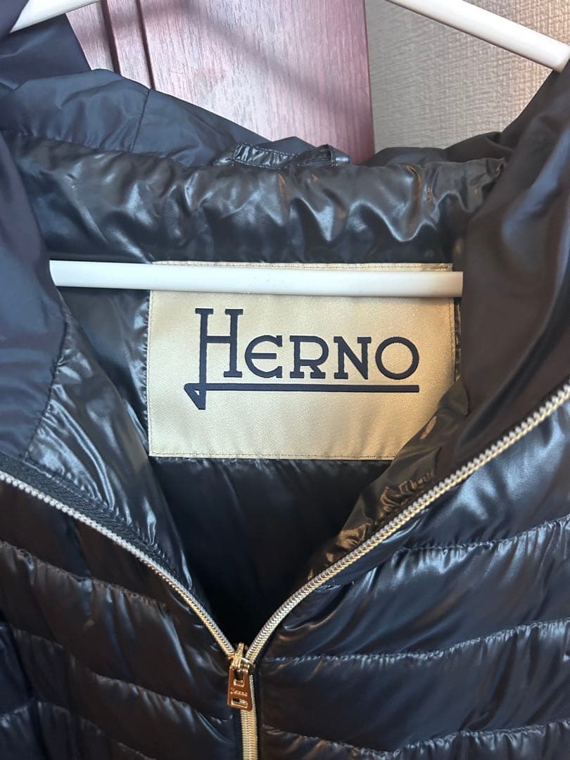 【極美品】Herno ヘルノダウンベスト ネイビー