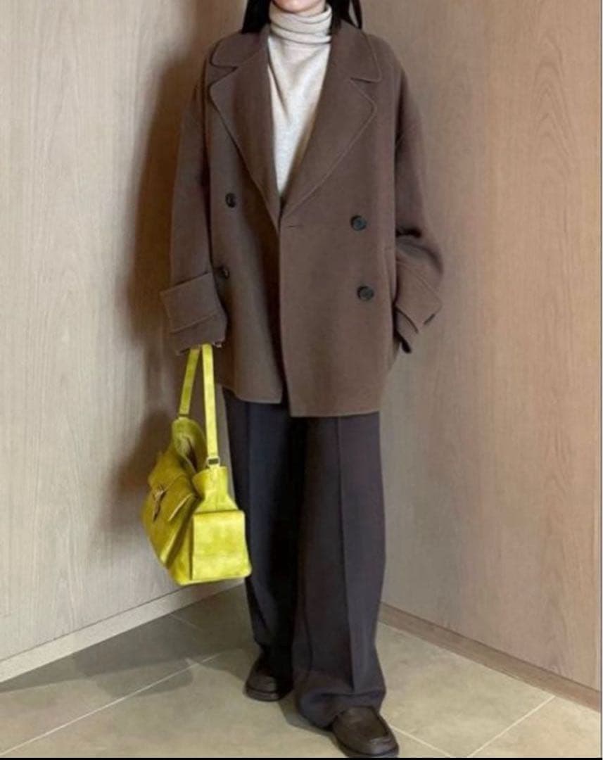 美品 タグあり woolコクーンシルエットピーコート Mila Owen