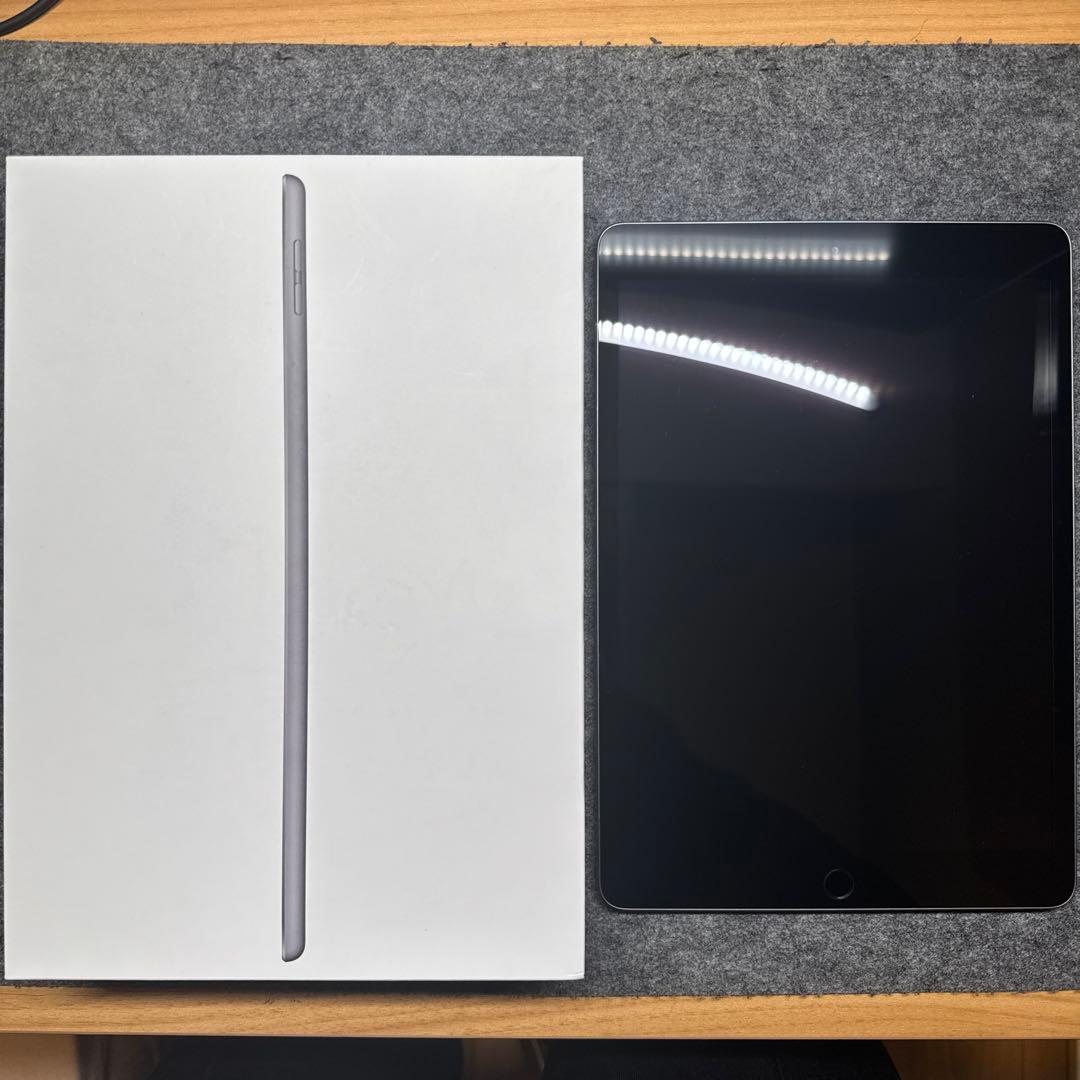 iPad (第8世代) 32GB スペースグレー