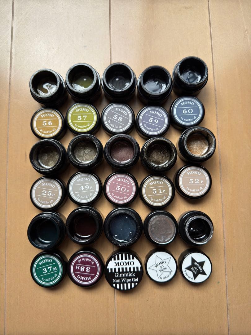 ほぼ未使用　MOMOジェル　ジェルネイル