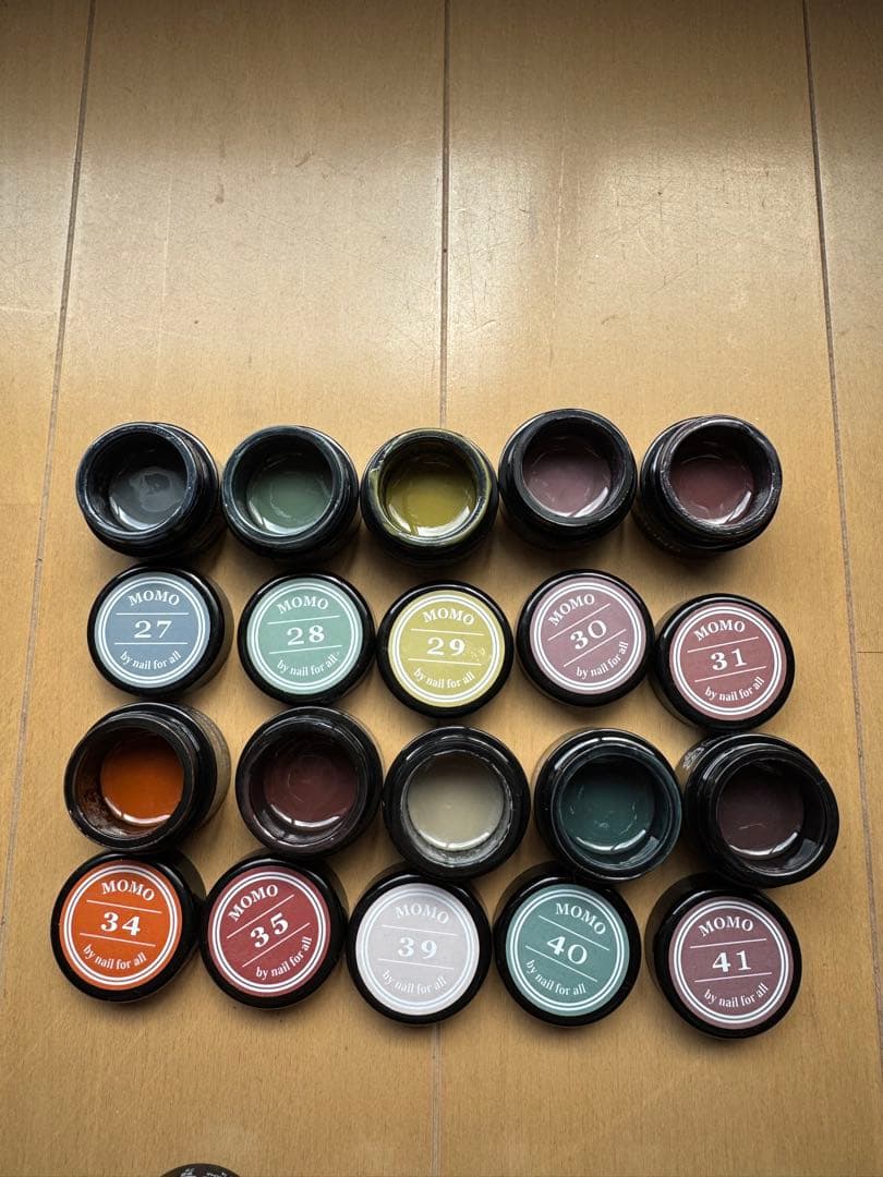 ほぼ未使用　MOMOジェル　ジェルネイル