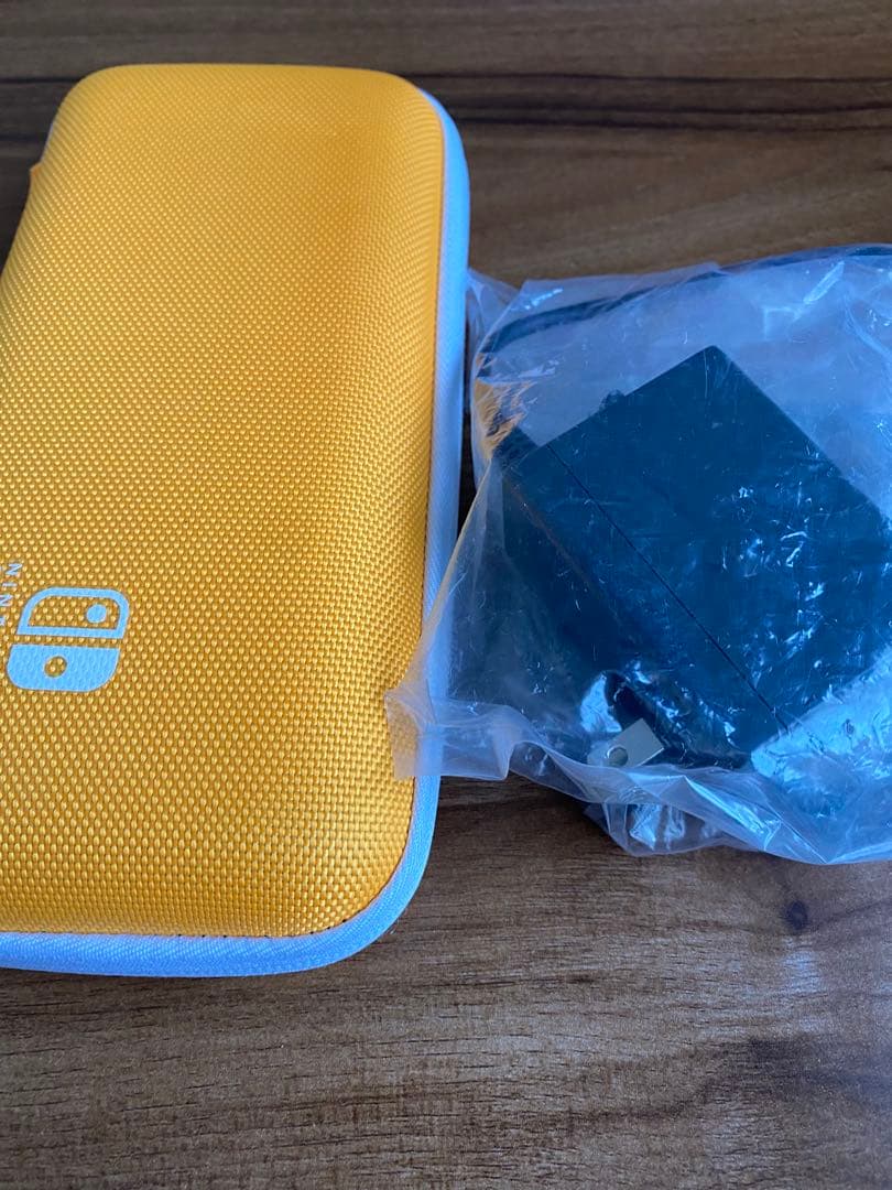 Nintendo Switch Lite シアン・ザマゼンタ 限定黄色ケース付き
