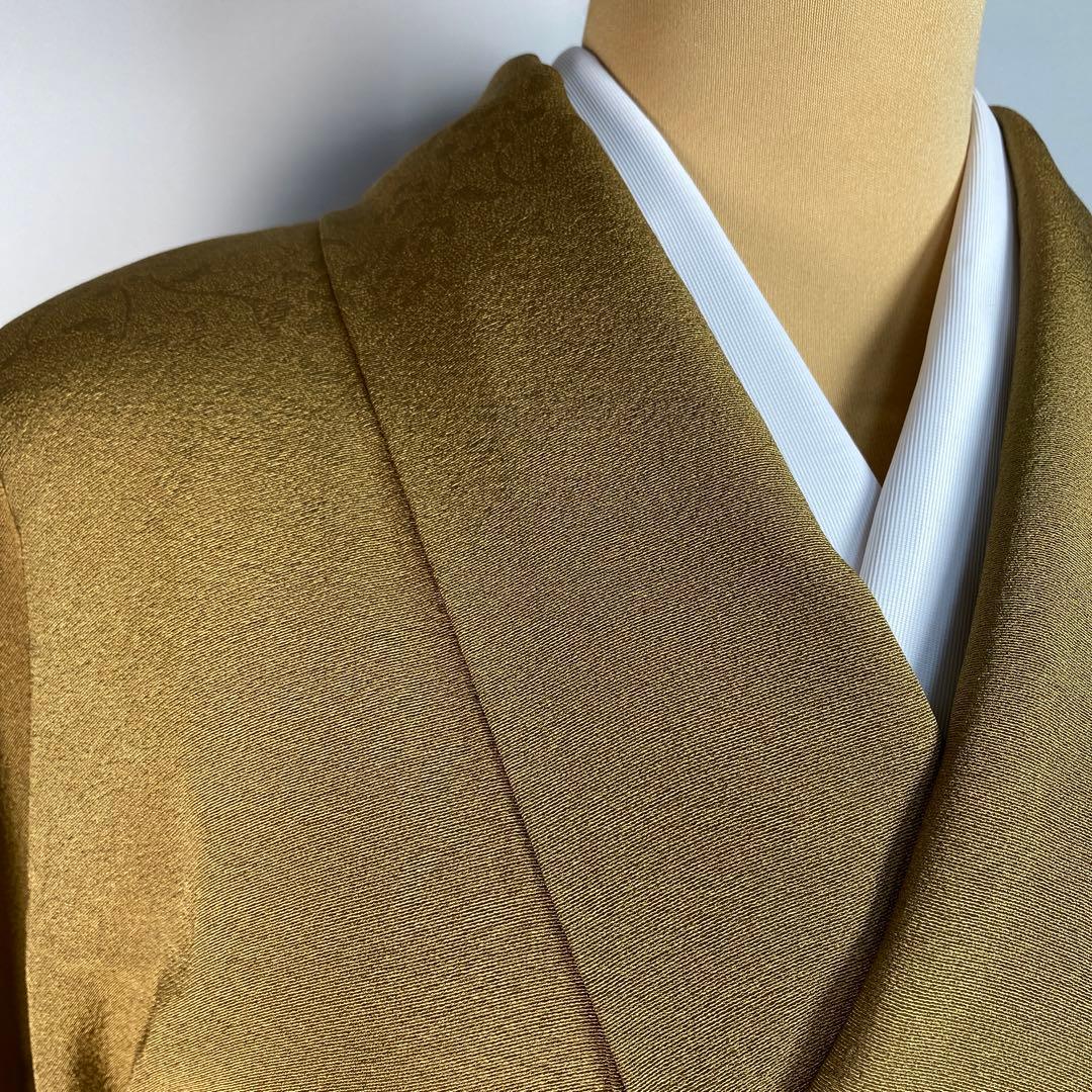 1968★角度で見える唐草地紋様★オリーブ色　静穏　雅楽人物柄★訪問着セット★