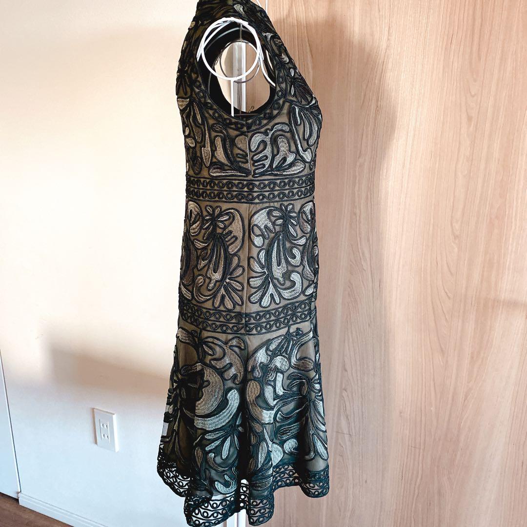 【新品】ダイアグラム コード刺繍フレアワンピース／カーキ