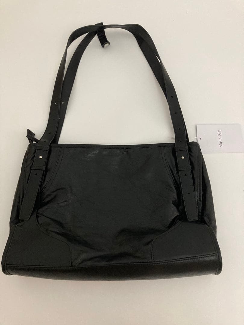 Matin Kim ブラックショルダーバッグ 合成皮革