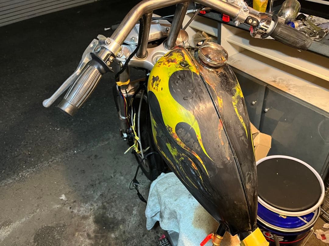 ハーレー 新品タンク エイジング塗装