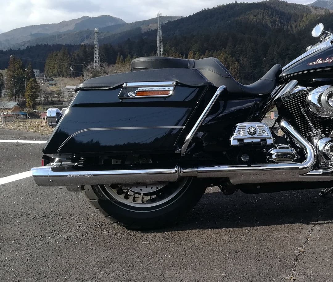 ハーレーダビッドソン　 スクリーミンイーグルスラッシュダウンマフラースリップオン