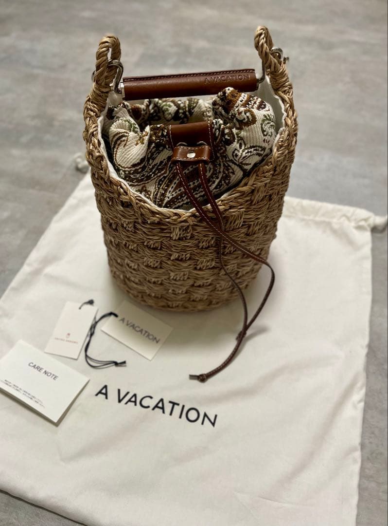 【美品】A VACATION BUCKET ブラウンベイズリー かごバッグ