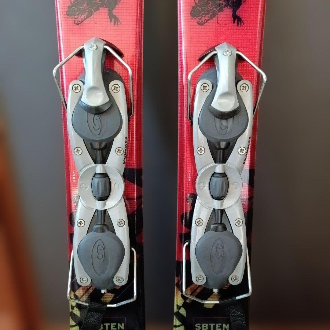 SBTEN スキー板 赤/黒 ドラゴンデザイン