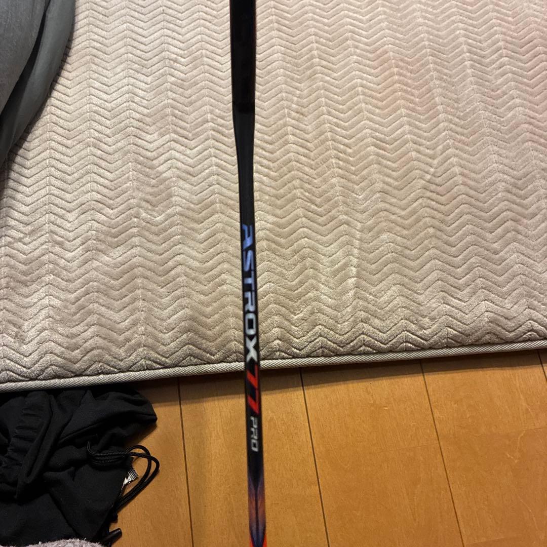 ASTROX 77 PRO バドミントンラケット　4U5G