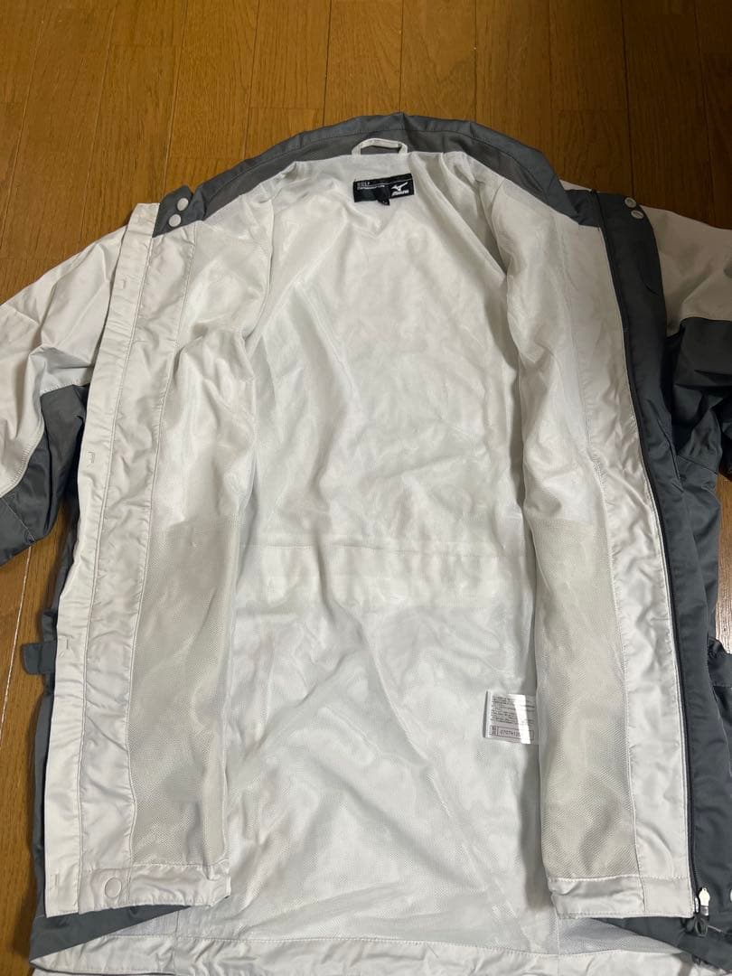 ミズノのゴルフ用レインウェア　上下セット　Lサイズ