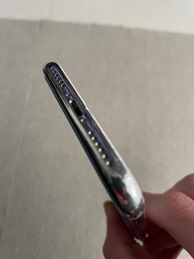 Apple iPhone X 本体　シルバー　64GB SIMロック解除済