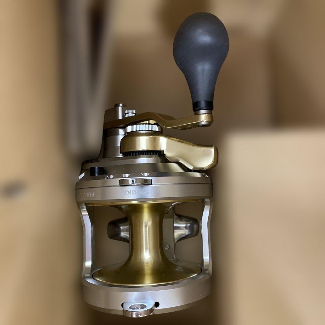 261319 シマノ　ベイトリール 13 タリカ 右ハンドル 20II