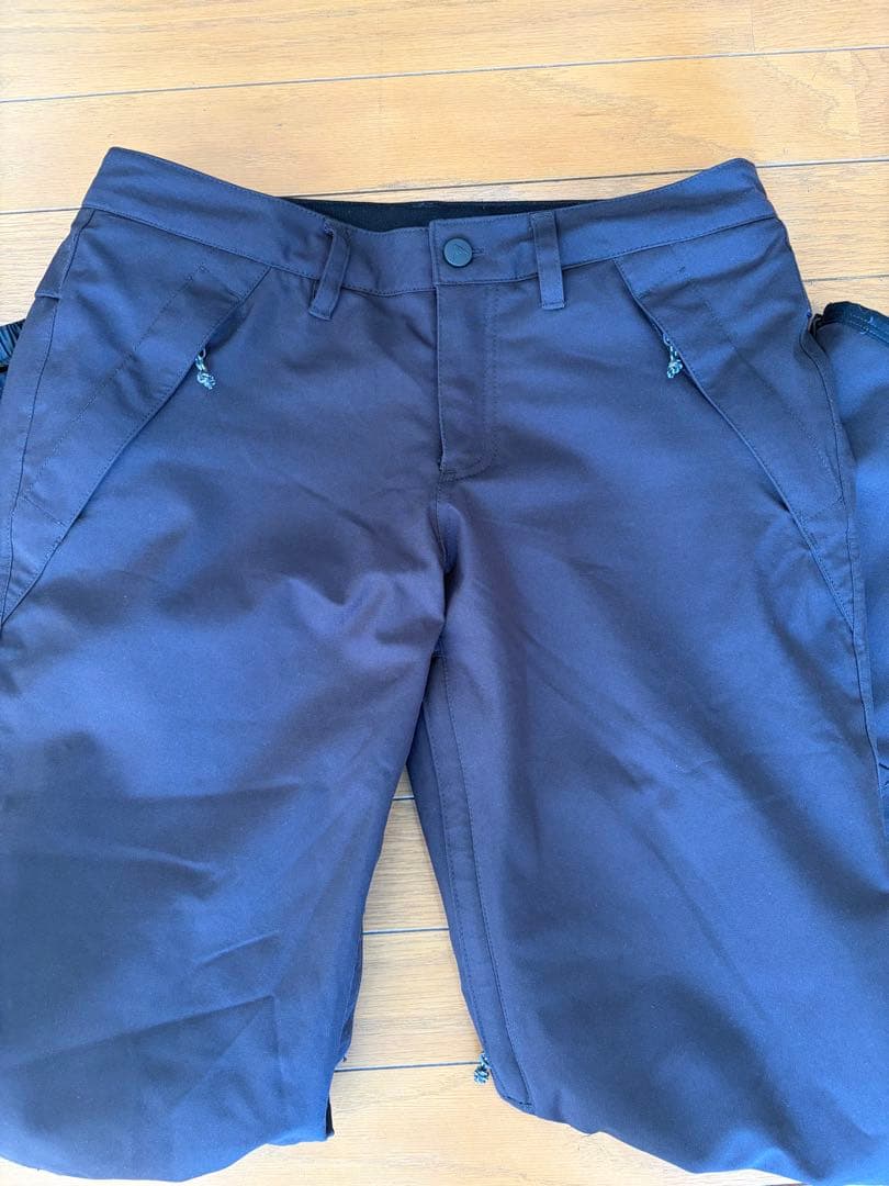 アキとコロ 専用　バートン　レディース　スノーボードパンツ Sサイズ