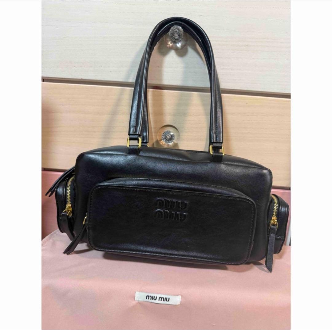 miumiu ショルダーバッグ