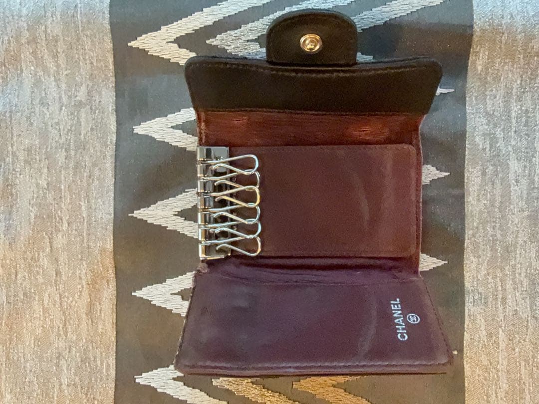 CHANEL シャネル キルティング ブラックレザーキーケース