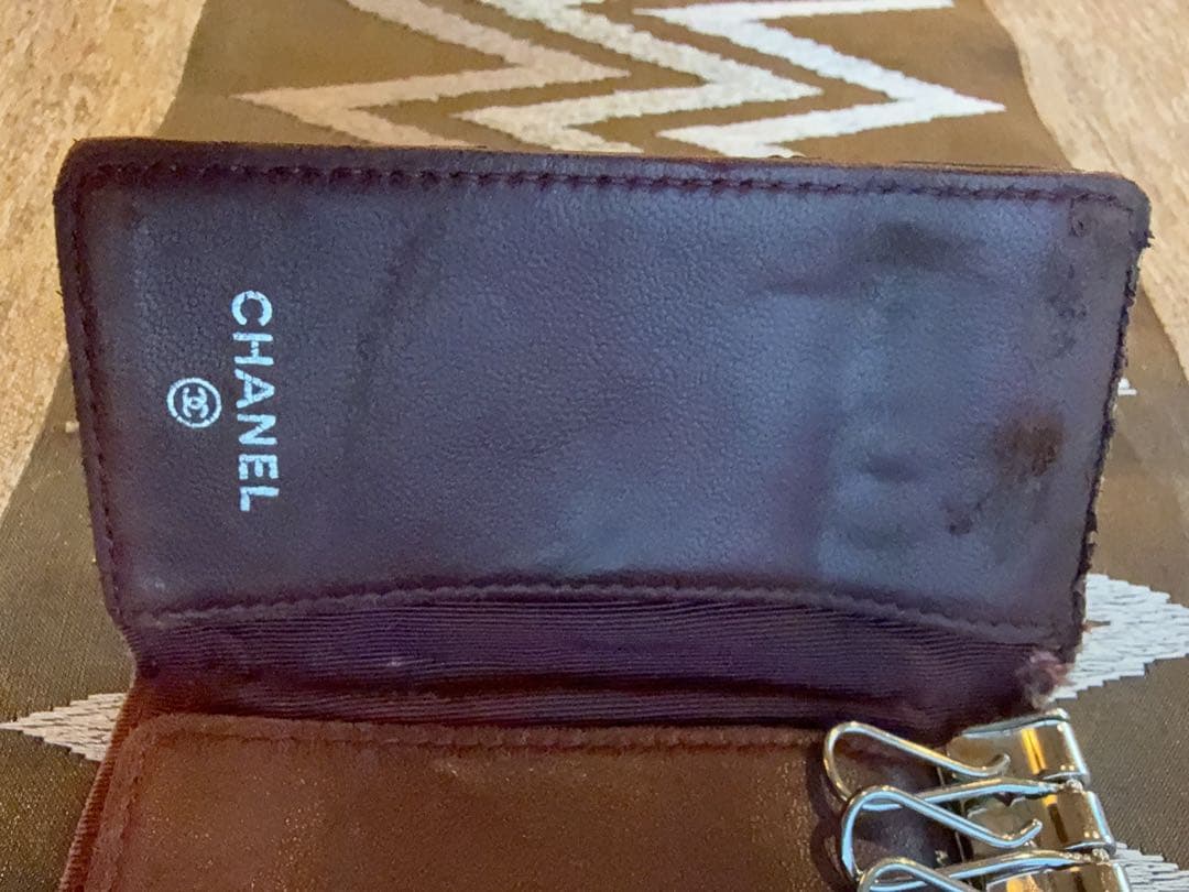 CHANEL シャネル キルティング ブラックレザーキーケース