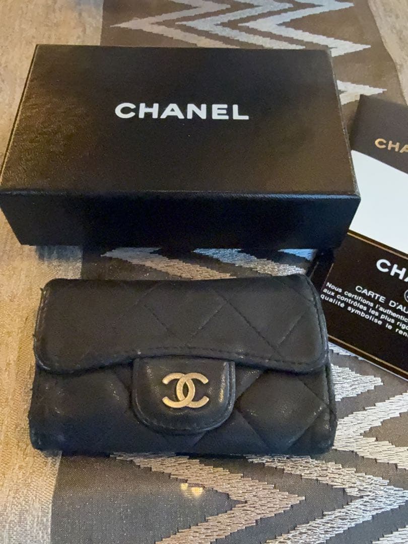 CHANEL シャネル キルティング ブラックレザーキーケース