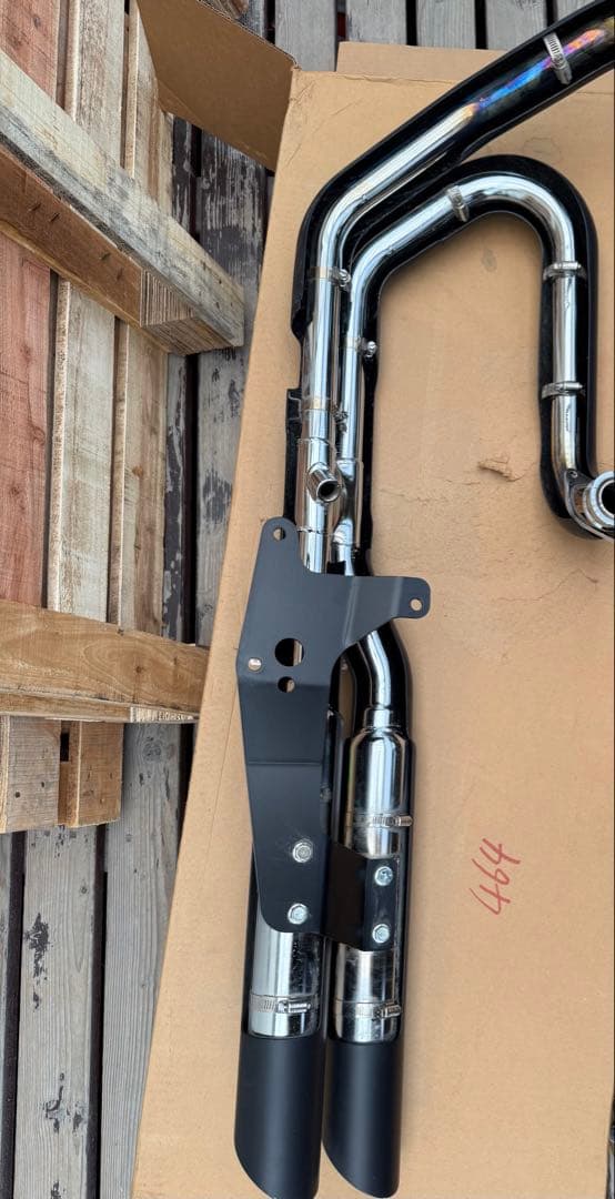 本日最終日　バンスアンドハインズ　ヤマハボルト用　マフラー