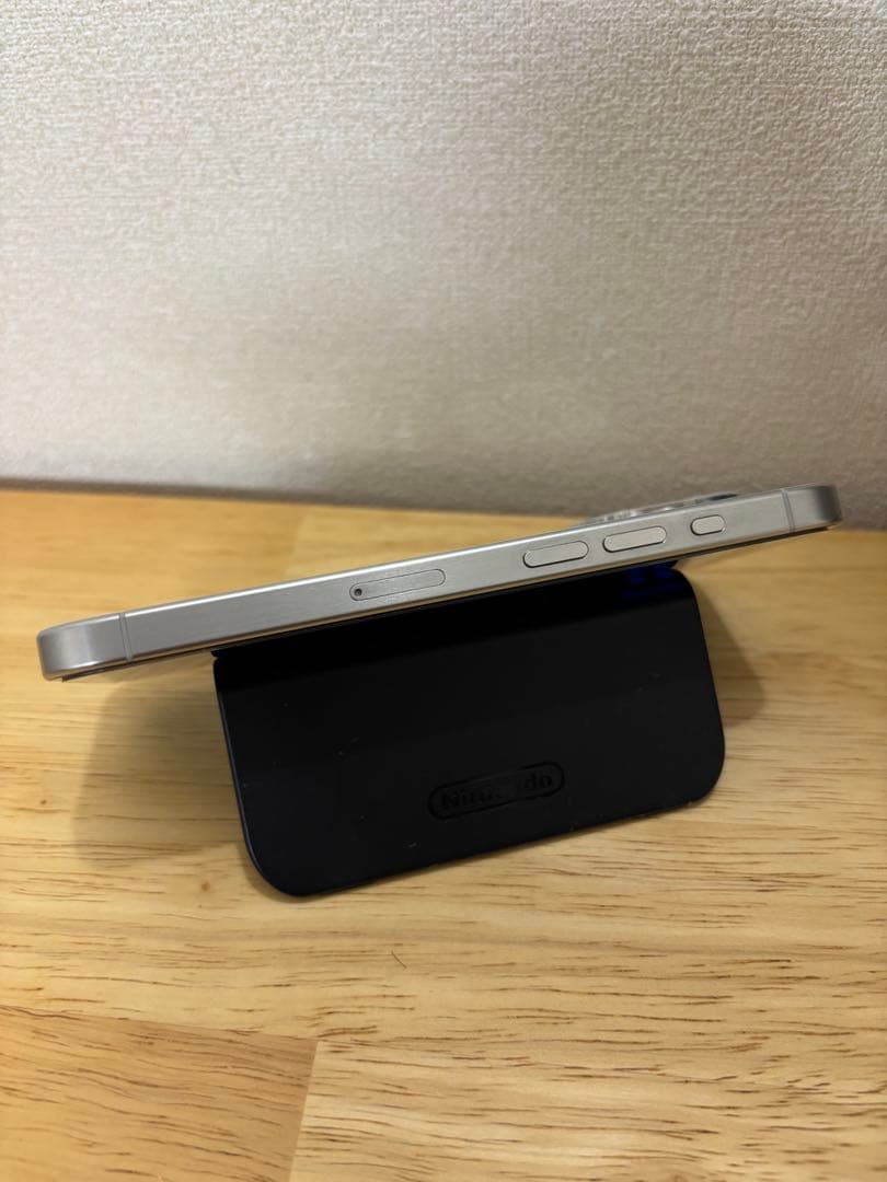 美品 iPhone15Pro ホワイト バッテリー88%