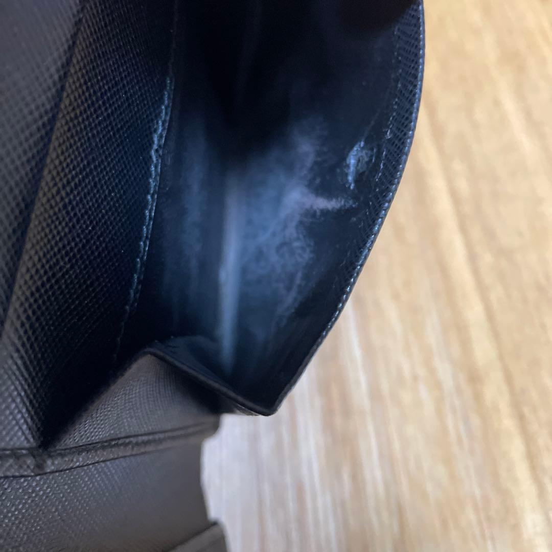 PRADA 折りたたみ財布