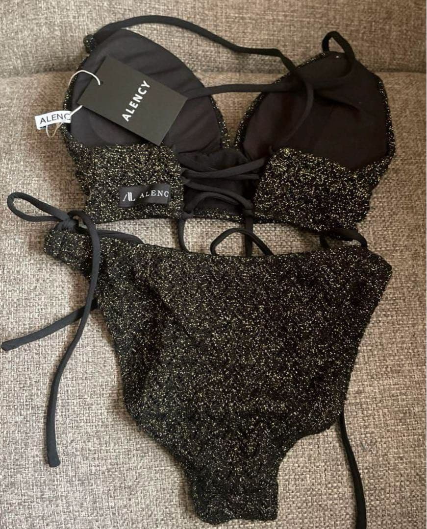 【大人気！】 新品未使用 ALENCY ラメニットビキニ ブラック 水着