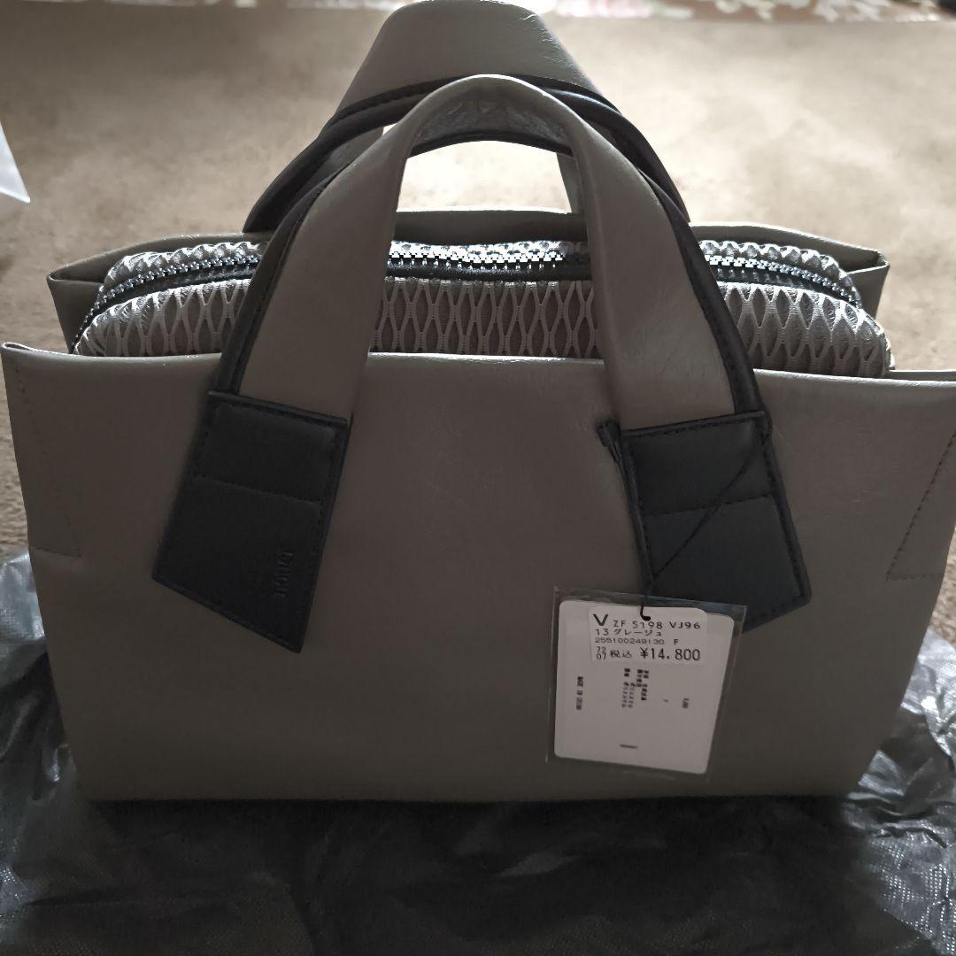 V ブランド ショルダーバッグ グレー ZF5198 VJ9値下げします